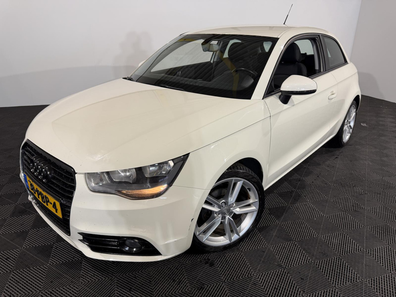 Audi | A1 | 1.2 TFSI Ambition Pro Line | 2011 | 173.570 km | 38PBP4 | Logisch - Хэтчбек: фото 1 Audi | A1 | 1.2 TFSI Ambition Pro Line | 2011 | 173.570 km | 38PBP4 | Logisch - Хэтчбек: фото 1