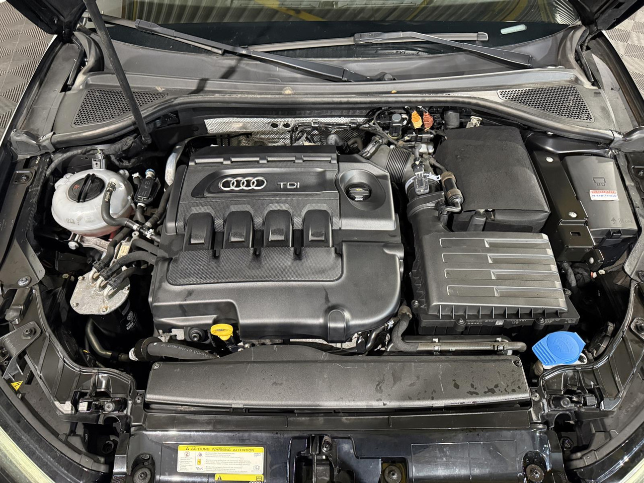 Audi | A3 Limousine | 1.6 TDI Ambition Pro Line Plus | 2014 | 271.612 km | GG798Z | Onlogisch - Седан: фото 4 Audi | A3 Limousine | 1.6 TDI Ambition Pro Line Plus | 2014 | 271.612 km | GG798Z | Onlogisch - Седан: фото 4