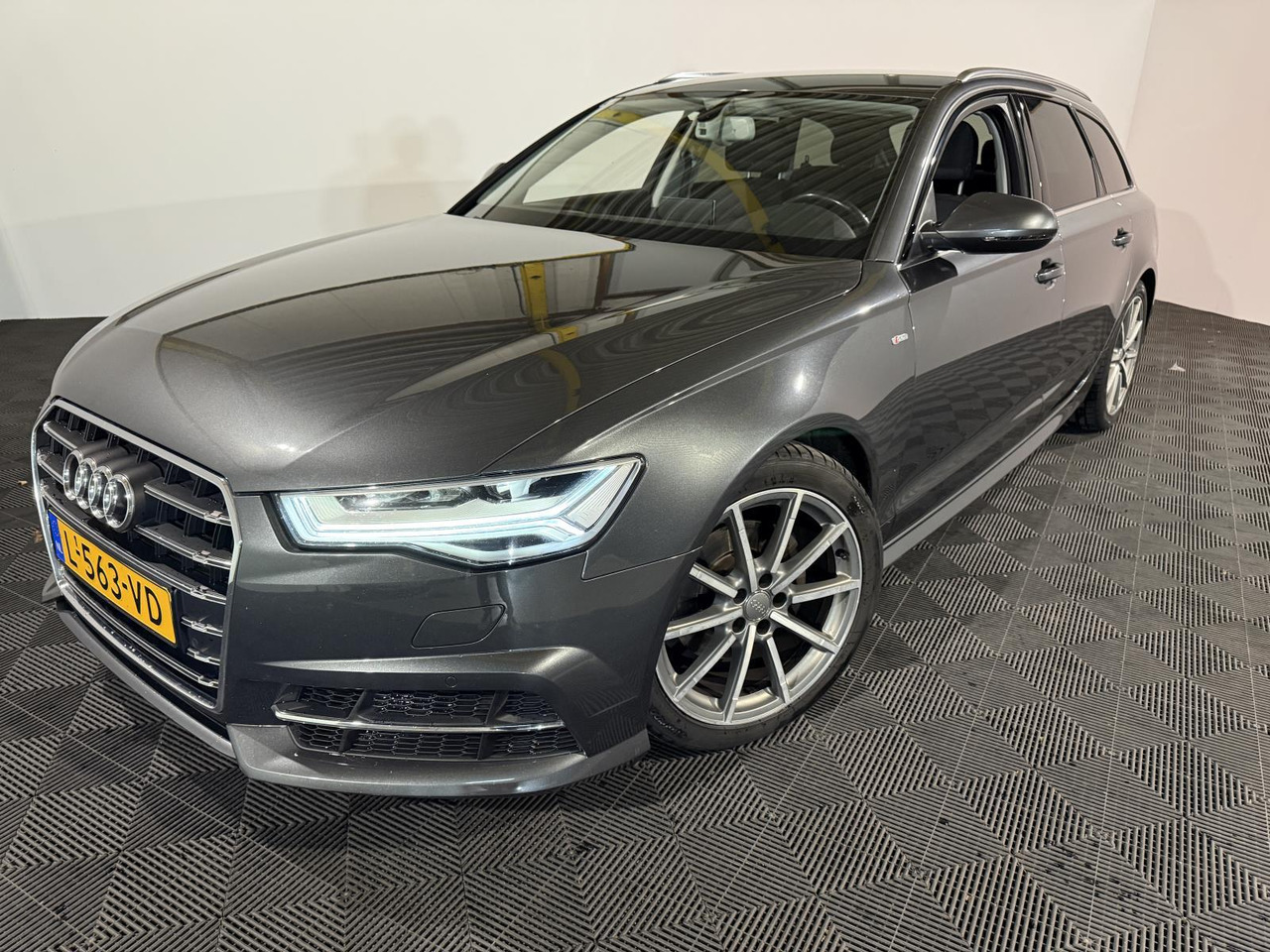 Audi | A6 Avant | 1.8 TFSI ultra Premium Edition | 2016 | 240.412 km | Automaat | L563VD | Geen oordeel - Легковой автомобиль: фото 1 Audi | A6 Avant | 1.8 TFSI ultra Premium Edition | 2016 | 240.412 km | Automaat | L563VD | Geen oordeel - Легковой автомобиль: фото 1