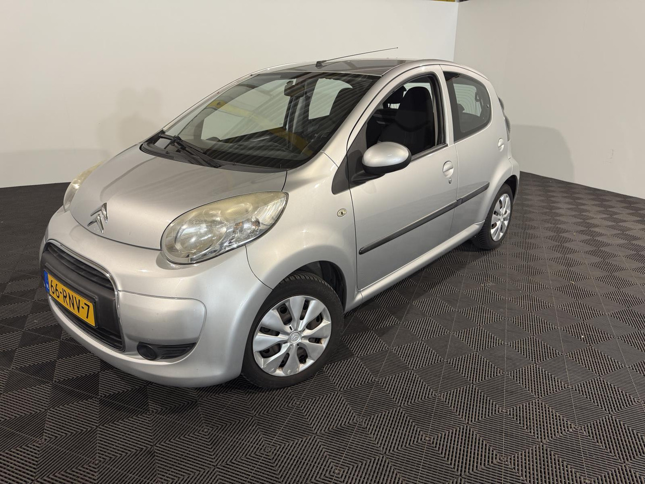 Citroen | C1 | 1.0-12V Selection | 2011 | 225.479 km | 66RNV7 | Logisch - Хэтчбек: фото 1 Citroen | C1 | 1.0-12V Selection | 2011 | 225.479 km | 66RNV7 | Logisch - Хэтчбек: фото 1