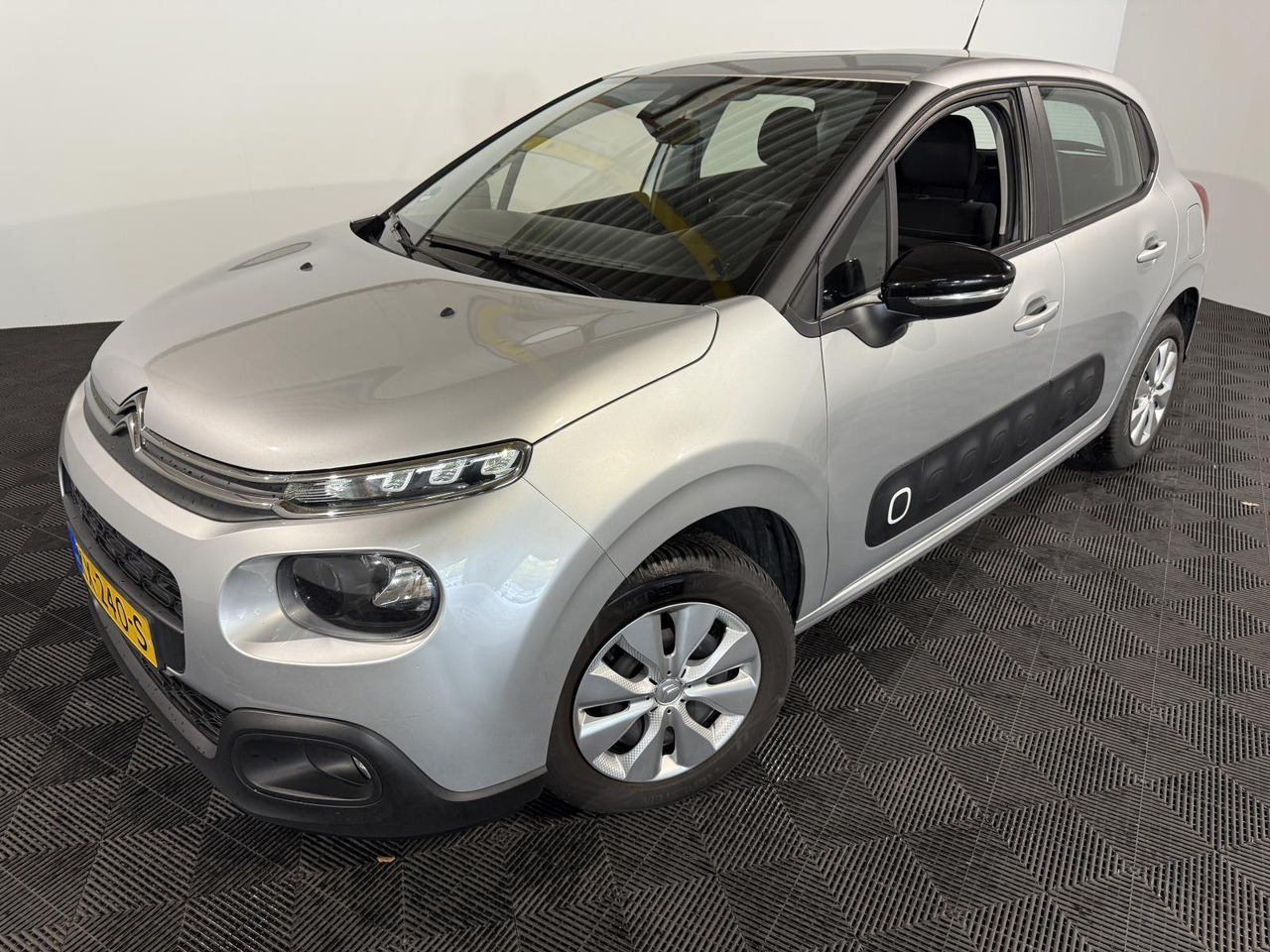 Citroen | C3 | 1.2 PureTech Feel 105g | 2016 | 175.577 km | KX240S | Logisch - Хэтчбек: фото 1 Citroen | C3 | 1.2 PureTech Feel 105g | 2016 | 175.577 km | KX240S | Logisch - Хэтчбек: фото 1