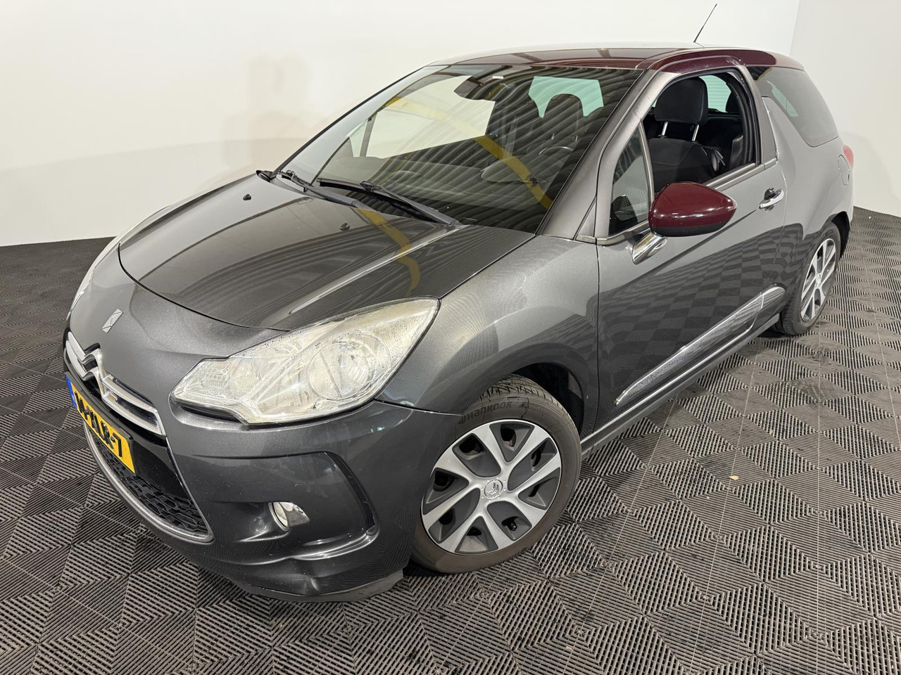 Citroen DS3 1.6 e-HDi So Chic | 2012 | 277.448 km | 14-XLR-7 - Хэтчбек: фото 1 Citroen DS3 1.6 e-HDi So Chic | 2012 | 277.448 km | 14-XLR-7 - Хэтчбек: фото 1
