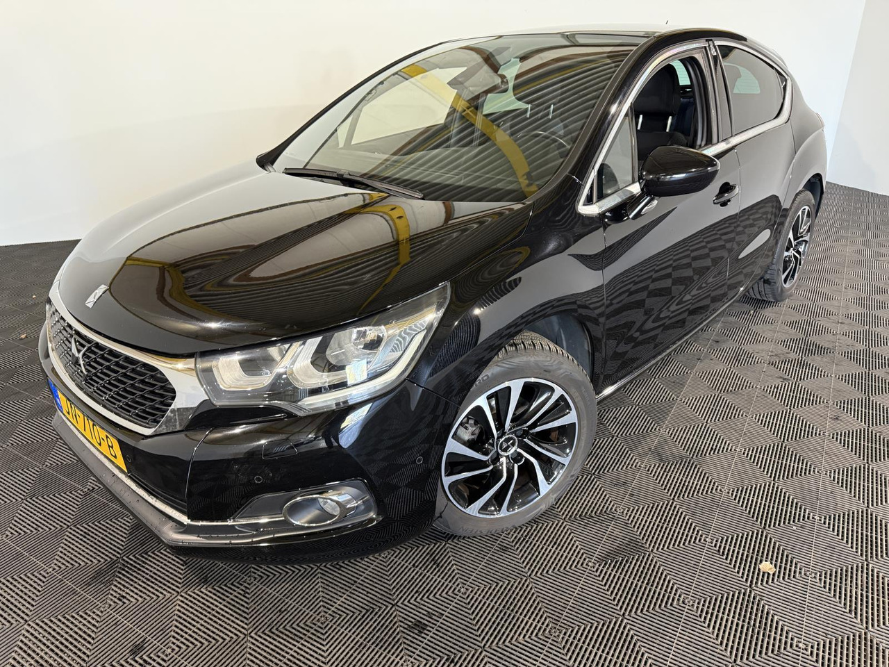 DS 4 1.2 PureTech Business | 2016 | 154.325 km | JN-710-B - Хэтчбек: фото 1 DS 4 1.2 PureTech Business | 2016 | 154.325 km | JN-710-B - Хэтчбек: фото 1