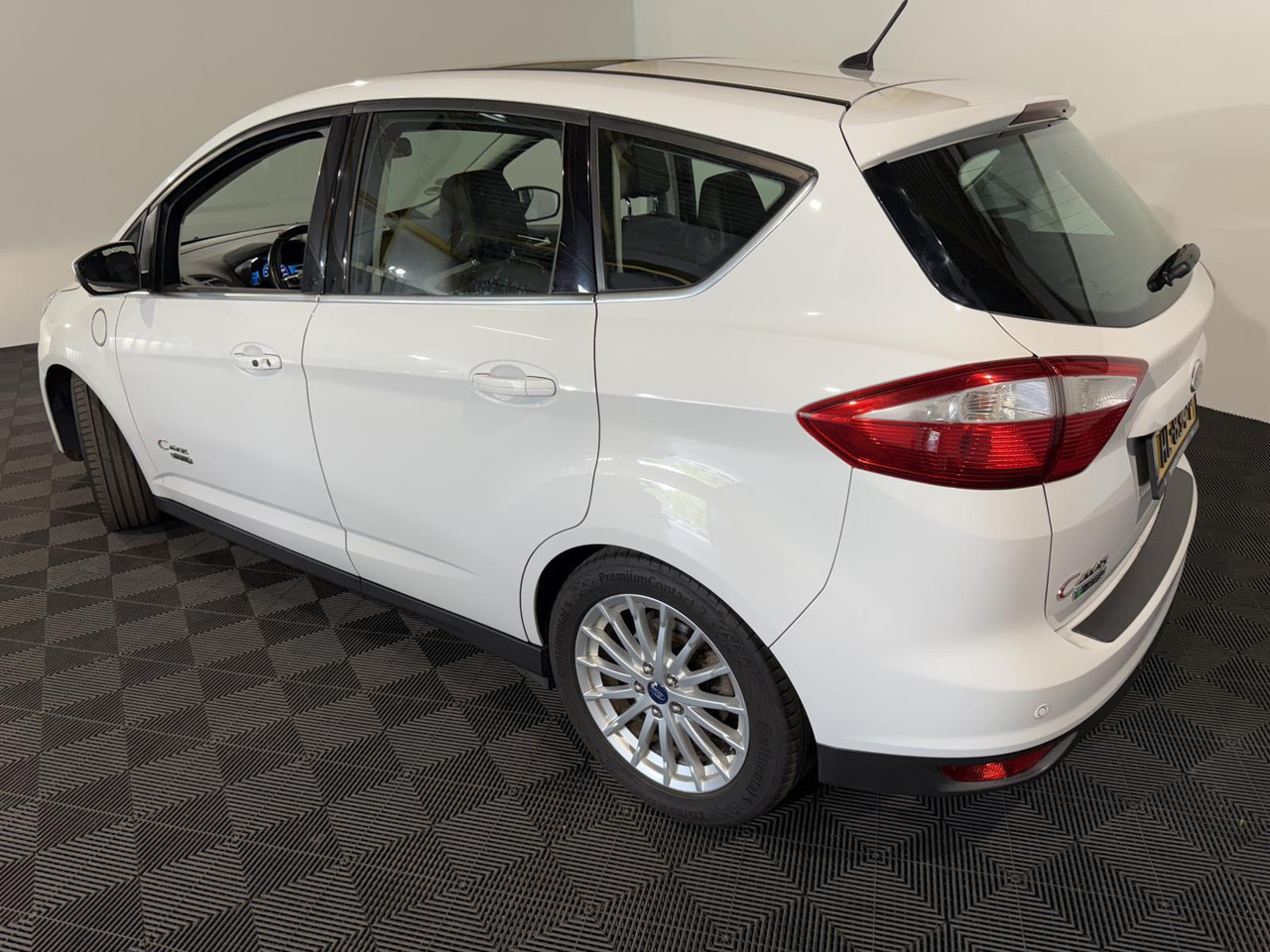 Ford C-Max 2.0 Plug-in Hybrid Titanium Plus | 2015 | 233.632 km | HL-834-P - Легковой автомобиль: фото 3 Ford C-Max 2.0 Plug-in Hybrid Titanium Plus | 2015 | 233.632 km | HL-834-P - Легковой автомобиль: фото 3