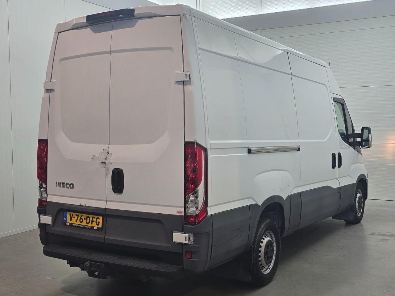 Iveco Daily 35S14V 2.3 352 H3 L | 2017 | 218.863 km | Automaat | V76DFG | NAP: Geen oordeel - Цельнометаллический фургон: фото 4 Iveco Daily 35S14V 2.3 352 H3 L | 2017 | 218.863 km | Automaat | V76DFG | NAP: Geen oordeel - Цельнометаллический фургон: фото 4
