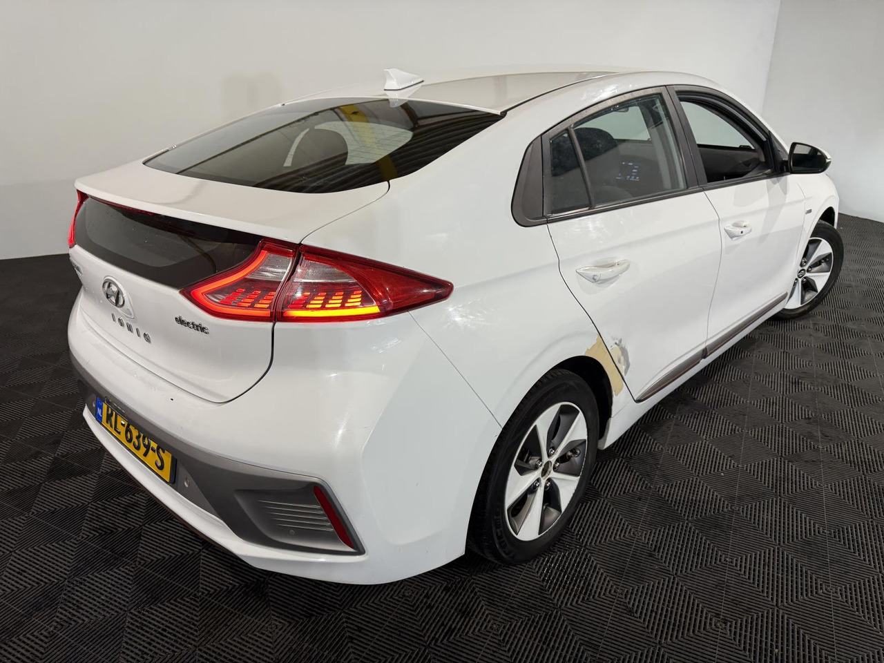 Kia | Stonic | 1.0 T-GDi DynamicLine | 2018 | 230.603 km | RL369S | Logisch - Внедорожник: фото 4 Kia | Stonic | 1.0 T-GDi DynamicLine | 2018 | 230.603 km | RL369S | Logisch - Внедорожник: фото 4