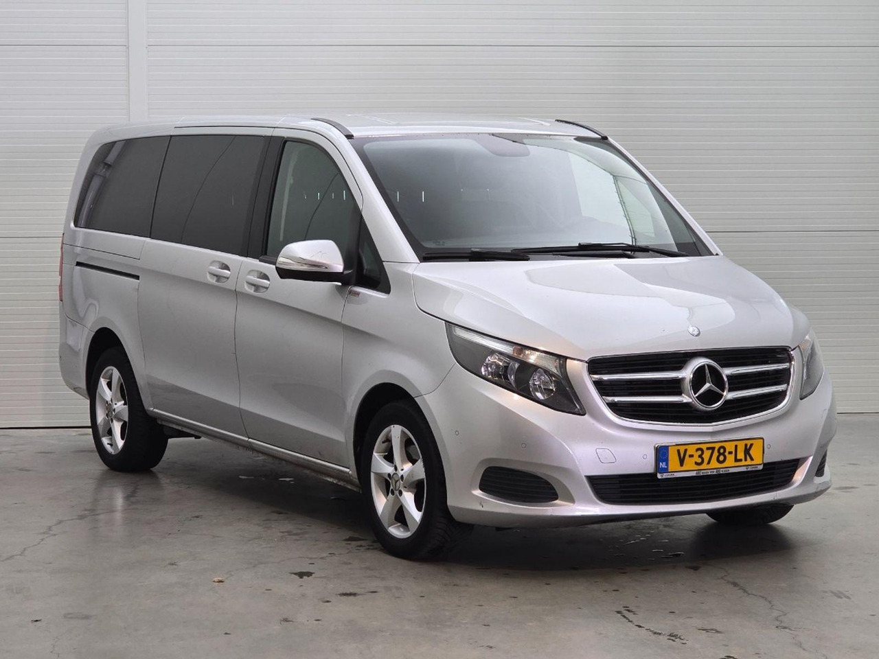 Mercedes-Benz V-klasse 220d Lang DC | 2016 | 319.567 km | Automaat | V378LK | NAP: Geen oordeel - Грузопассажирский фургон: фото 2 Mercedes-Benz V-klasse 220d Lang DC | 2016 | 319.567 km | Automaat | V378LK | NAP: Geen oordeel - Грузопассажирский фургон: фото 2