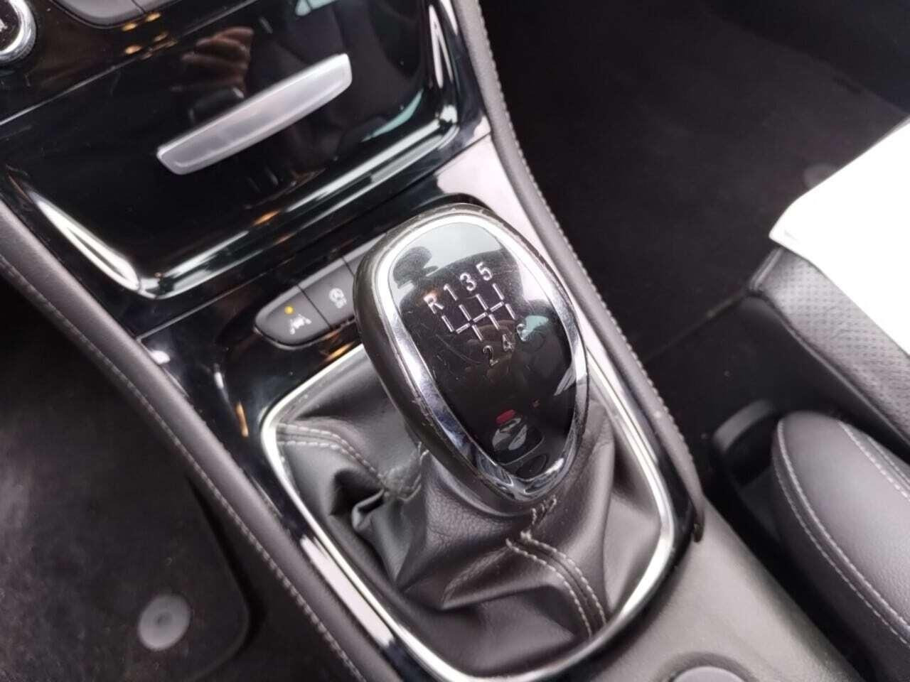 Opel | Astra Sports Tourer | 1.6 Innovation | 2017 | 179.064 km | NX524L | Logisch - Легковой автомобиль: фото 4 Opel | Astra Sports Tourer | 1.6 Innovation | 2017 | 179.064 km | NX524L | Logisch - Легковой автомобиль: фото 4
