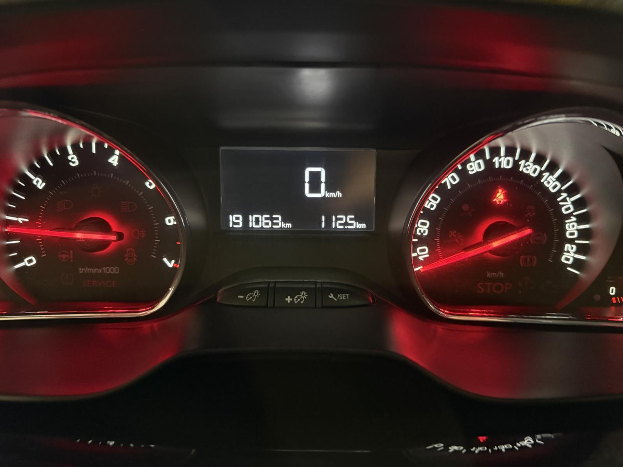 Peugeot | 208 | 1.2 VTi Style | 2014 | 191.063 km | 9XVB78 | Logisch - Хэтчбек: фото 2 Peugeot | 208 | 1.2 VTi Style | 2014 | 191.063 km | 9XVB78 | Logisch - Хэтчбек: фото 2