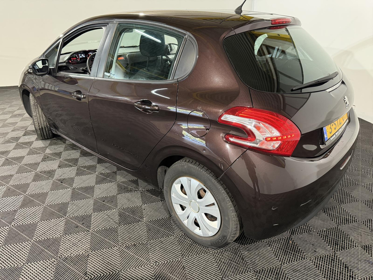Peugeot | 208 | 1.2 VTi Urban Soul | 2014 | 200.317 km | 3STZ09 | Logisch - Хэтчбек: фото 3 Peugeot | 208 | 1.2 VTi Urban Soul | 2014 | 200.317 km | 3STZ09 | Logisch - Хэтчбек: фото 3