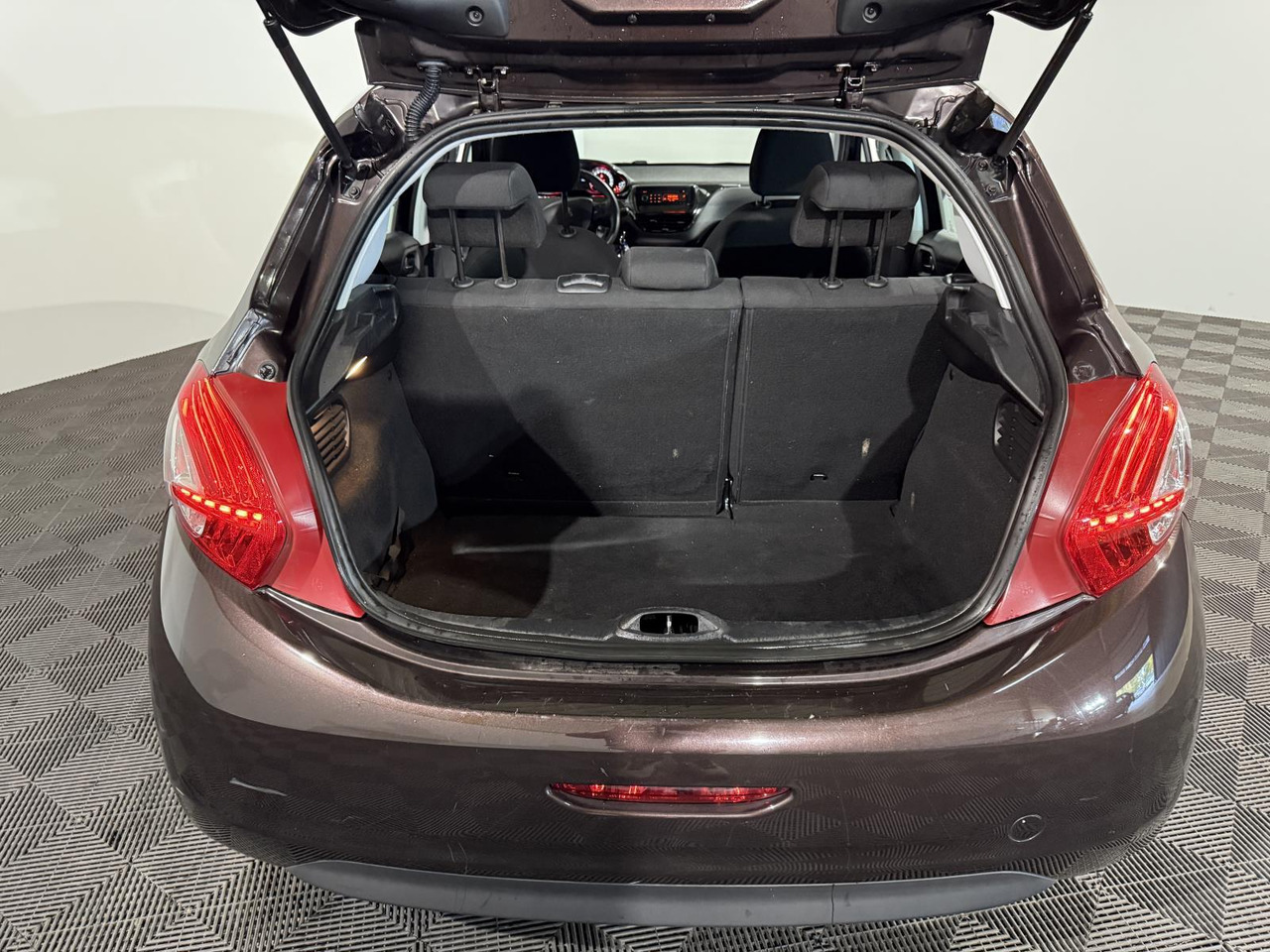 Peugeot | 208 | 1.2 VTi Urban Soul | 2014 | 200.317 km | 3STZ09 | Logisch - Хэтчбек: фото 5 Peugeot | 208 | 1.2 VTi Urban Soul | 2014 | 200.317 km | 3STZ09 | Logisch - Хэтчбек: фото 5