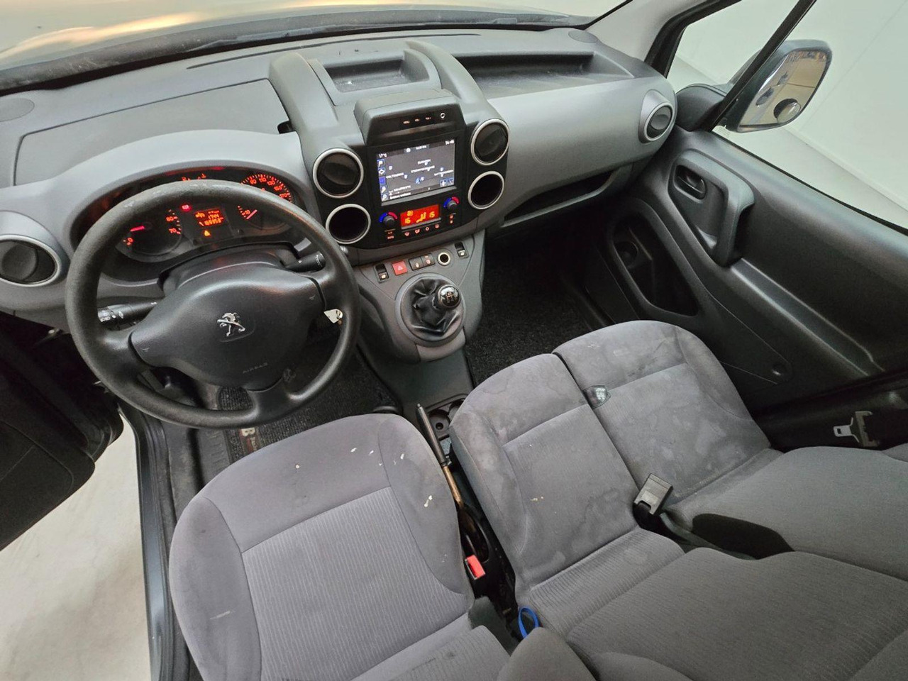 Peugeot Partner 122 1.6 HDi 90 L2 Première | 2015 | 169.353 km | VP228Z | NAP: Logisch - Легковой фургон: фото 5 Peugeot Partner 122 1.6 HDi 90 L2 Première | 2015 | 169.353 km | VP228Z | NAP: Logisch - Легковой фургон: фото 5