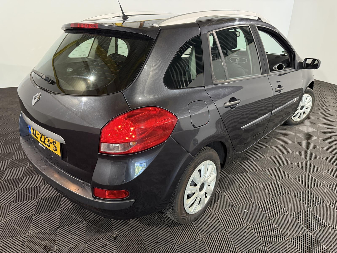 Renault | Clio Estate | 1.2-16V Special Line | 2009 | 172.146 km | XL223S | Geen oordeel - Легковой автомобиль: фото 2 Renault | Clio Estate | 1.2-16V Special Line | 2009 | 172.146 km | XL223S | Geen oordeel - Легковой автомобиль: фото 2