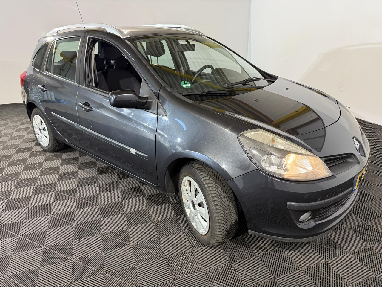 Renault | Clio Estate | 1.2-16V Special Line | 2009 | 172.146 km | XL223S | Geen oordeel - Легковой автомобиль: фото 3 Renault | Clio Estate | 1.2-16V Special Line | 2009 | 172.146 km | XL223S | Geen oordeel - Легковой автомобиль: фото 3