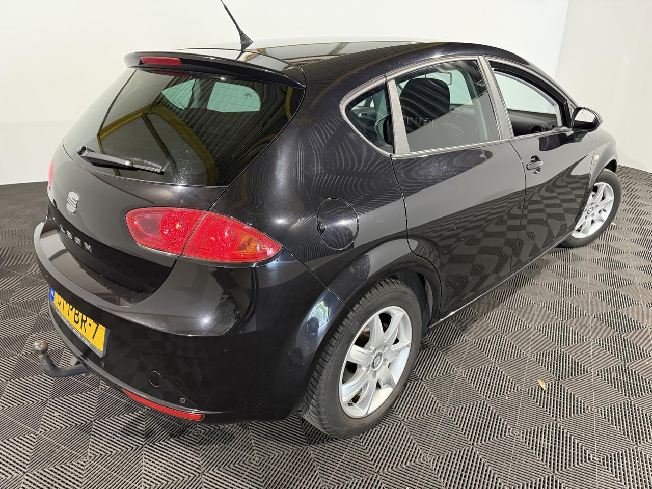 SEAT | Leon | 1.2 TSI Good Stuff | 2011 | 180.589 km | 01PBR7 | Logisch - Хэтчбек: фото 5 SEAT | Leon | 1.2 TSI Good Stuff | 2011 | 180.589 km | 01PBR7 | Logisch - Хэтчбек: фото 5