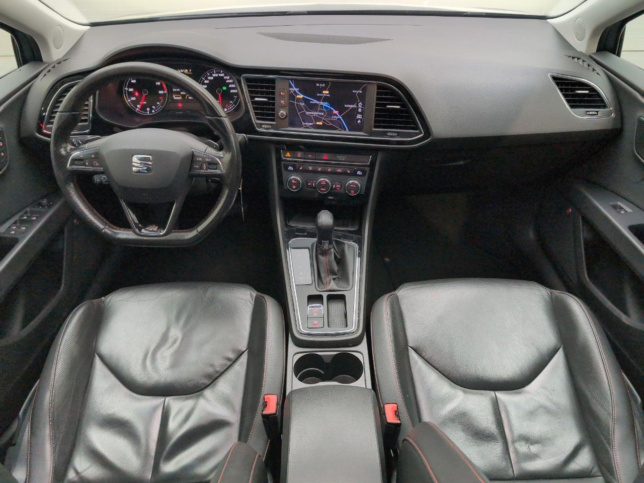 SEAT Leon 1.8 TSI FR Business Intense | 2018 | 158.529 km | Automaat | GDF97L | NAP: Geen oordeel - Хэтчбек: фото 5 SEAT Leon 1.8 TSI FR Business Intense | 2018 | 158.529 km | Automaat | GDF97L | NAP: Geen oordeel - Хэтчбек: фото 5
