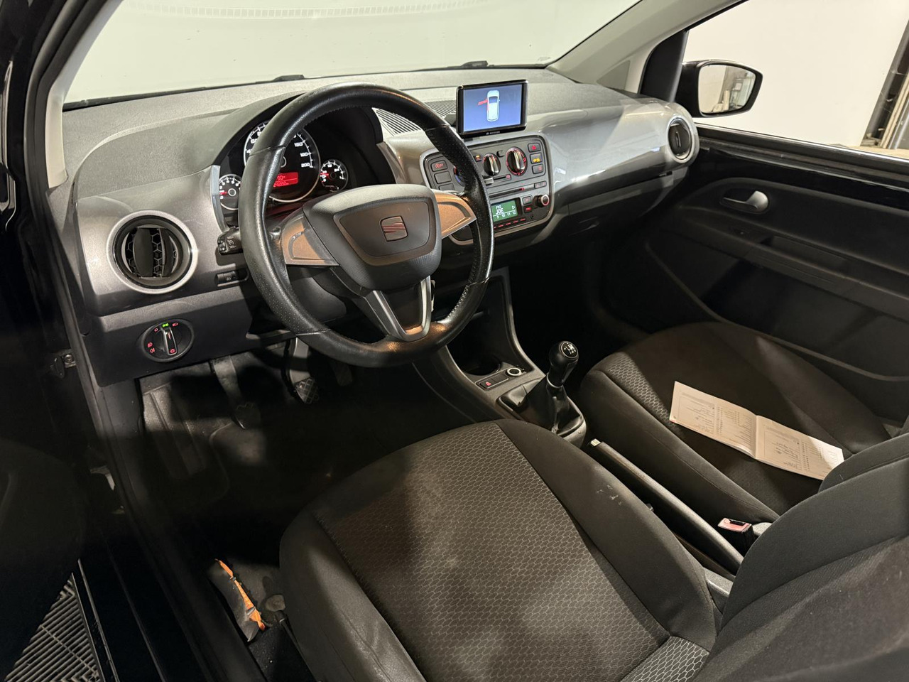 SEAT | Mii | 1.0 Style Sport | 2012 | 246.992 km | 87XVB7 | Logisch - Хэтчбек: фото 4 SEAT | Mii | 1.0 Style Sport | 2012 | 246.992 km | 87XVB7 | Logisch - Хэтчбек: фото 4