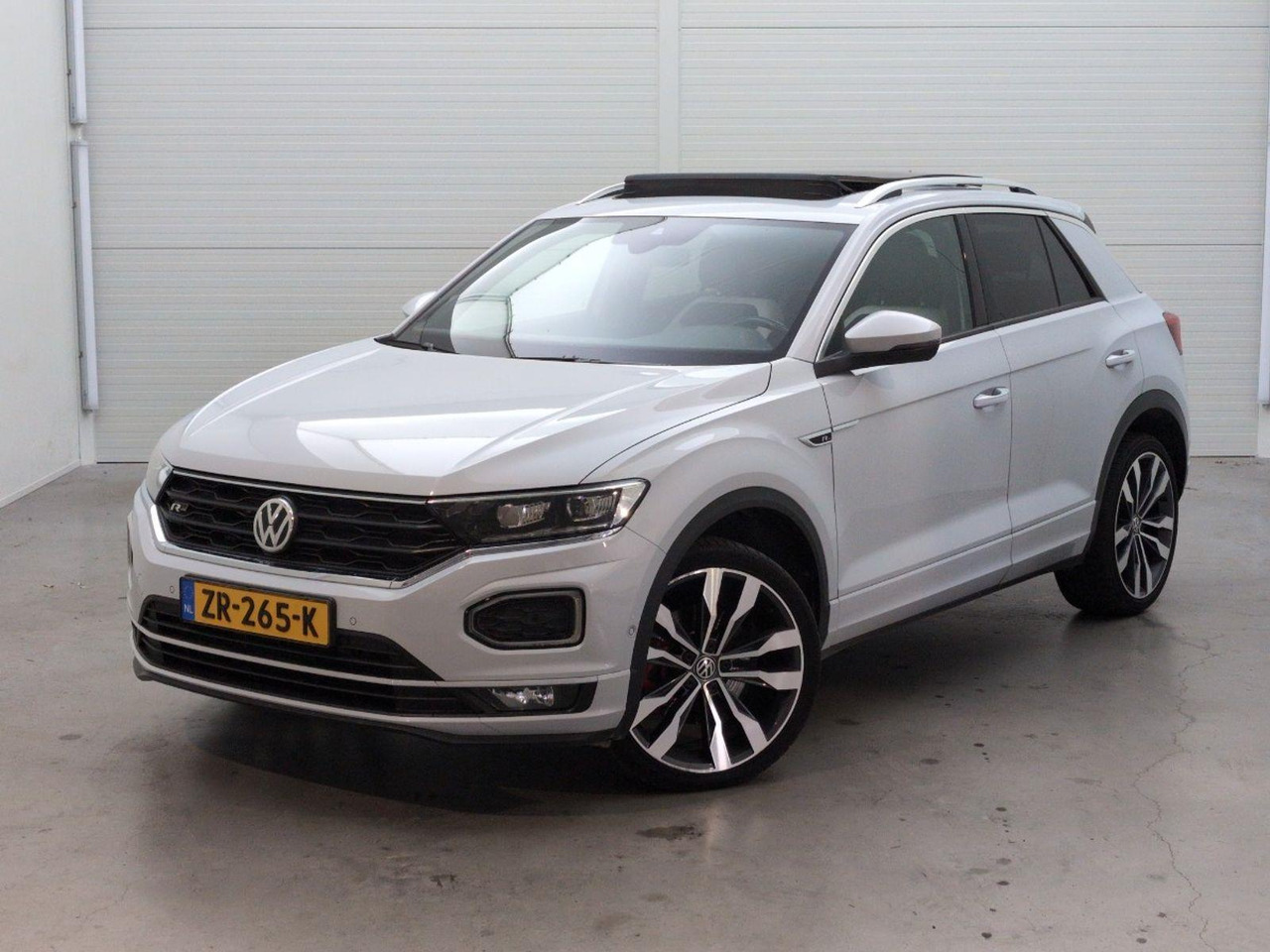 Volkswagen T-Roc 1.5 TSI Sport Business R | 2019 | 121.700 km | Automaat | ZR265K | NAP: Logisch - Внедорожник: фото 1 Volkswagen T-Roc 1.5 TSI Sport Business R | 2019 | 121.700 km | Automaat | ZR265K | NAP: Logisch - Внедорожник: фото 1