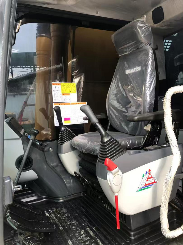 Komatsu PC220-8 - Гусеничный экскаватор: фото 4 Komatsu PC220-8 - Гусеничный экскаватор: фото 4