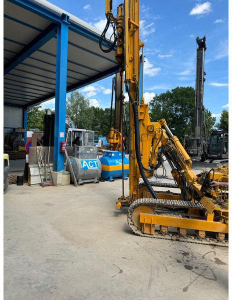 Klemm KR 805 DS - Буровая машина: фото 1 Klemm KR 805 DS - Буровая машина: фото 1