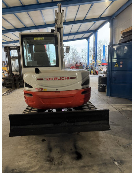 Takeuchi TB260 - Мини-экскаватор: фото 2 Takeuchi TB260 - Мини-экскаватор: фото 2