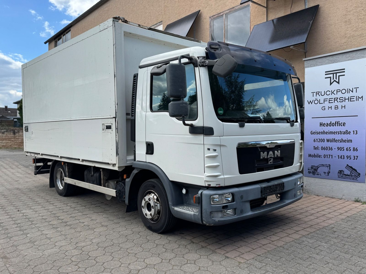 MAN TGL 8.180/2xAHK/Zertifikat/Schwenkwand - Грузовик для перевозки напитков: фото 1 MAN TGL 8.180/2xAHK/Zertifikat/Schwenkwand - Грузовик для перевозки напитков: фото 1