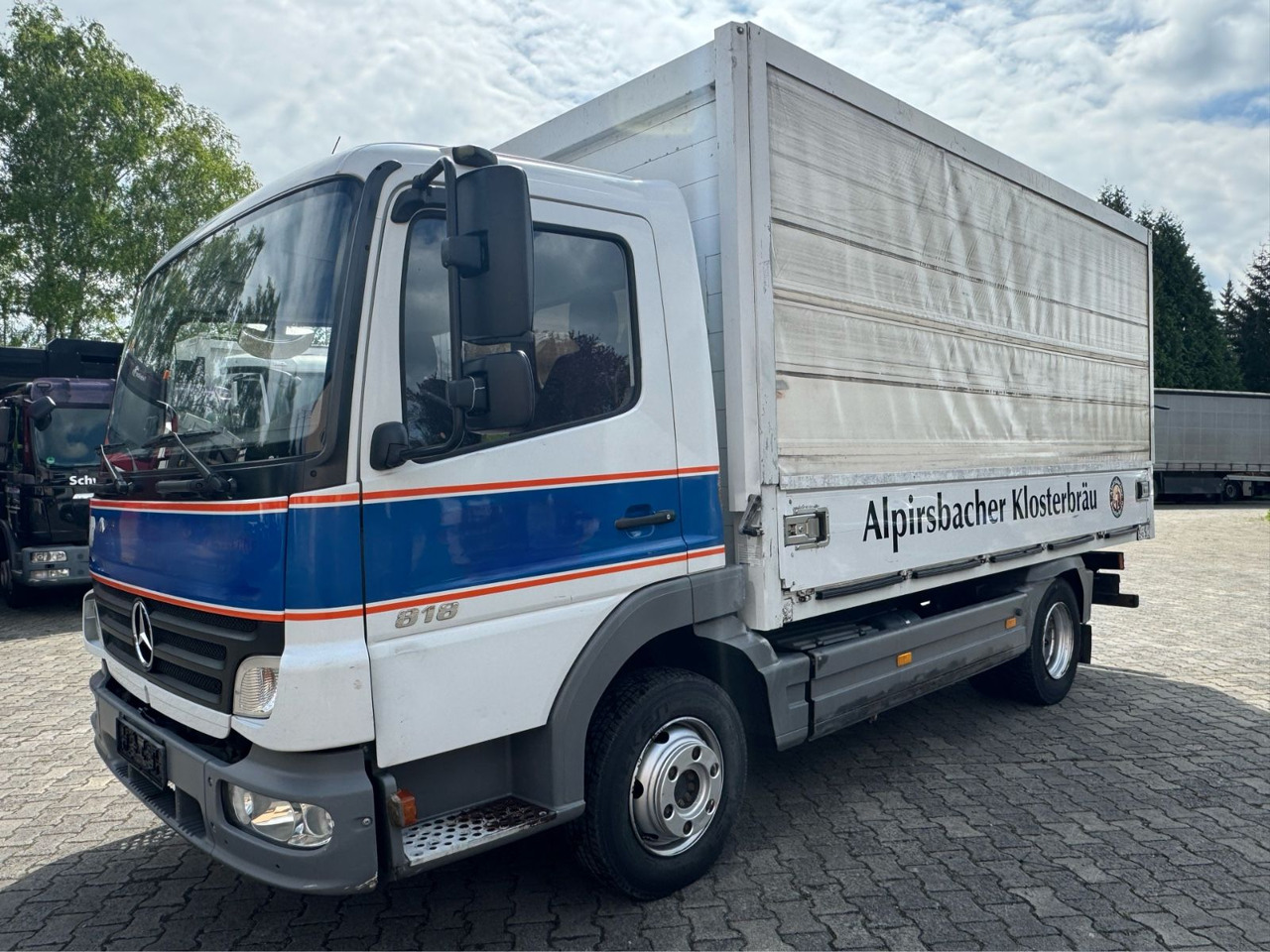 Mercedes-Benz Atego 818/Roll-Plane/Tüv-Neu/1xAHK-Maul/ - Грузовик для перевозки напитков: фото 2 Mercedes-Benz Atego 818/Roll-Plane/Tüv-Neu/1xAHK-Maul/ - Грузовик для перевозки напитков: фото 2