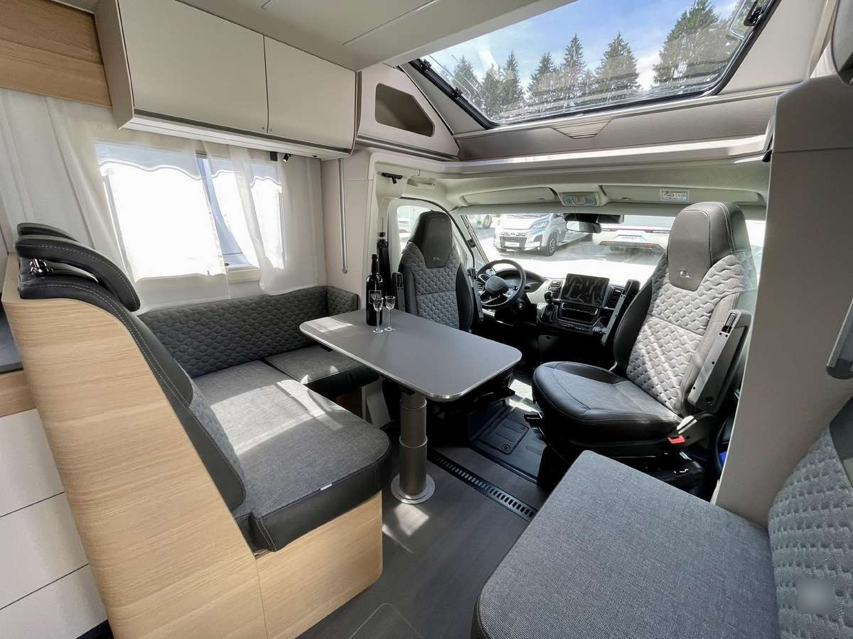 ADRIA Matrix 650 SL - Полуинтегрированный автодом: фото 5 ADRIA Matrix 650 SL - Полуинтегрированный автодом: фото 5