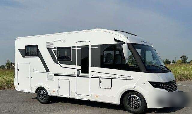 ADRIA Sonic Plus 600 SL - Интегрированный автодом: фото 1 ADRIA Sonic Plus 600 SL - Интегрированный автодом: фото 1