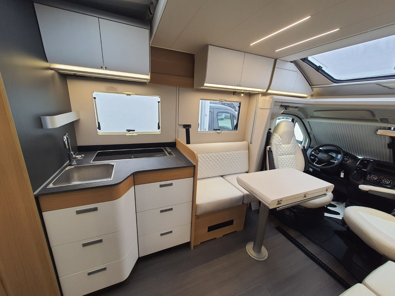 Adria Matrix Plus 670DC - Полуинтегрированный автодом: фото 5 Adria Matrix Plus 670DC - Полуинтегрированный автодом: фото 5