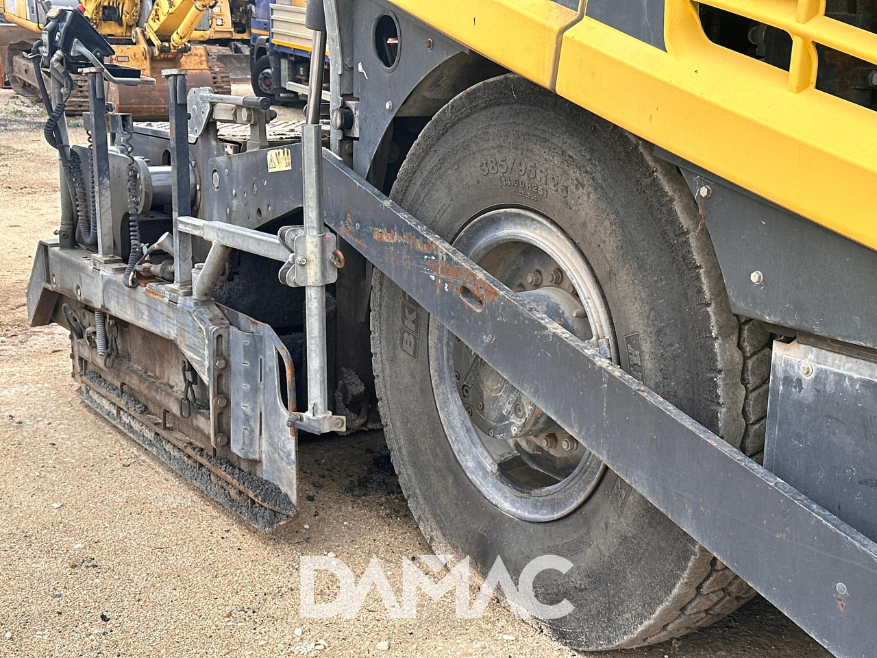 Асфальтоукладчик BOMAG BF600 P-2: фото 16 Асфальтоукладчик BOMAG BF600 P-2: фото 16