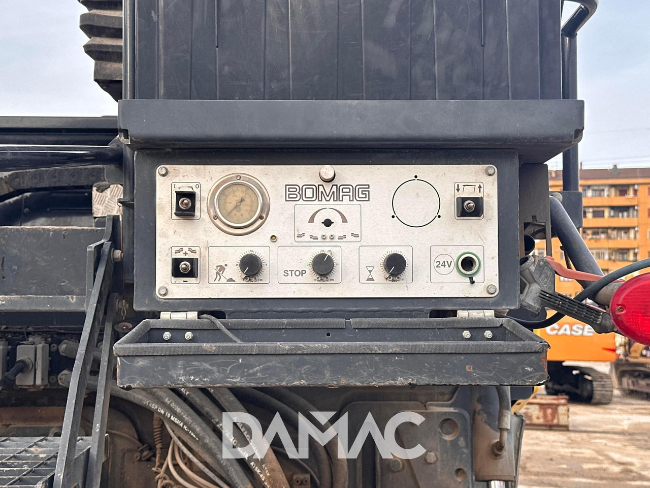 Асфальтоукладчик BOMAG BF600 P-2: фото 9 Асфальтоукладчик BOMAG BF600 P-2: фото 9