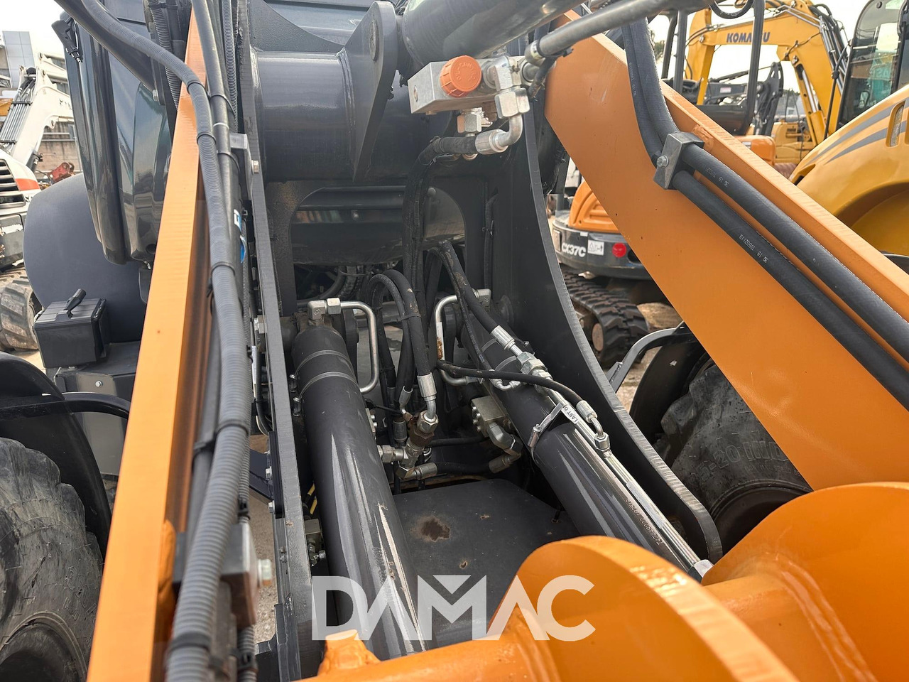 Колёсный погрузчик CASE 321F: фото 9 Колёсный погрузчик CASE 321F: фото 9