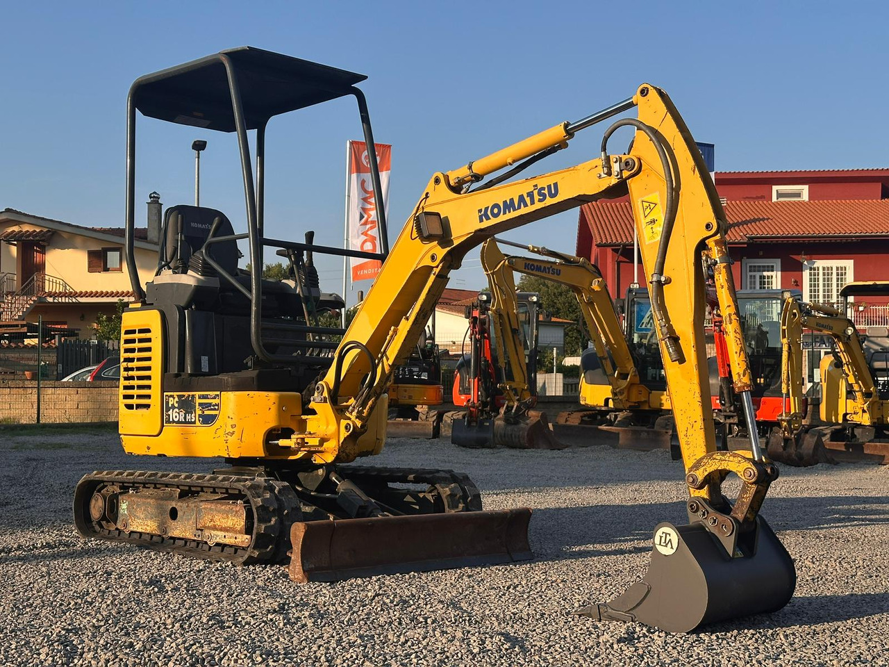 KOMATSU PC16R-3HS - Мини-экскаватор: фото 1 KOMATSU PC16R-3HS - Мини-экскаватор: фото 1