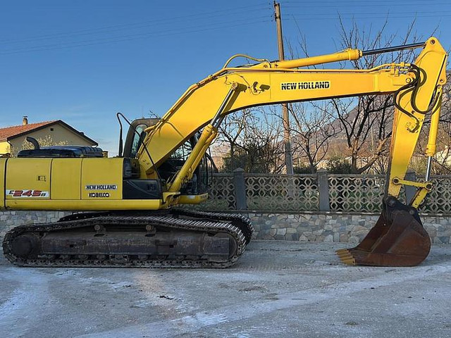 New Holland E245B - Экскаватор: фото 2 New Holland E245B - Экскаватор: фото 2