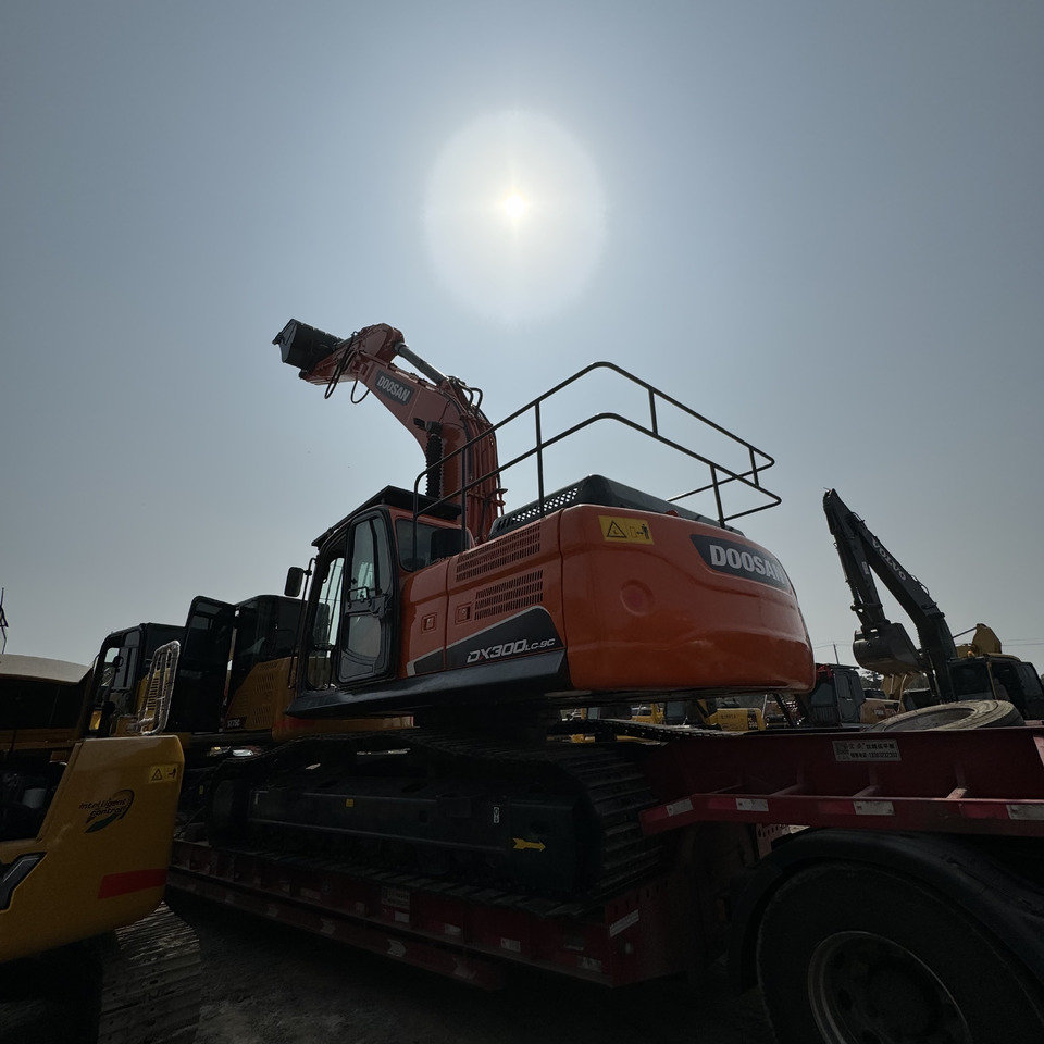 Гусеничный экскаватор DOOSAN DX300: фото 11