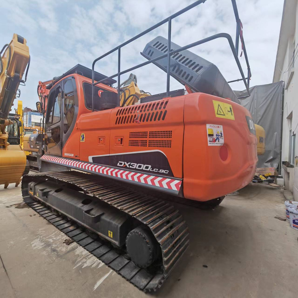 DOOSAN DX300 - Гусеничный экскаватор: фото 1 DOOSAN DX300 - Гусеничный экскаватор: фото 1