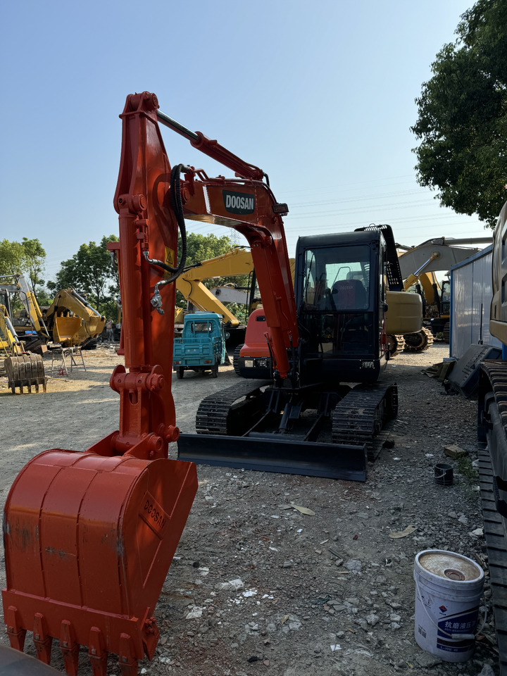 DOOSAN DX60 - Гусеничный экскаватор: фото 4 DOOSAN DX60 - Гусеничный экскаватор: фото 4