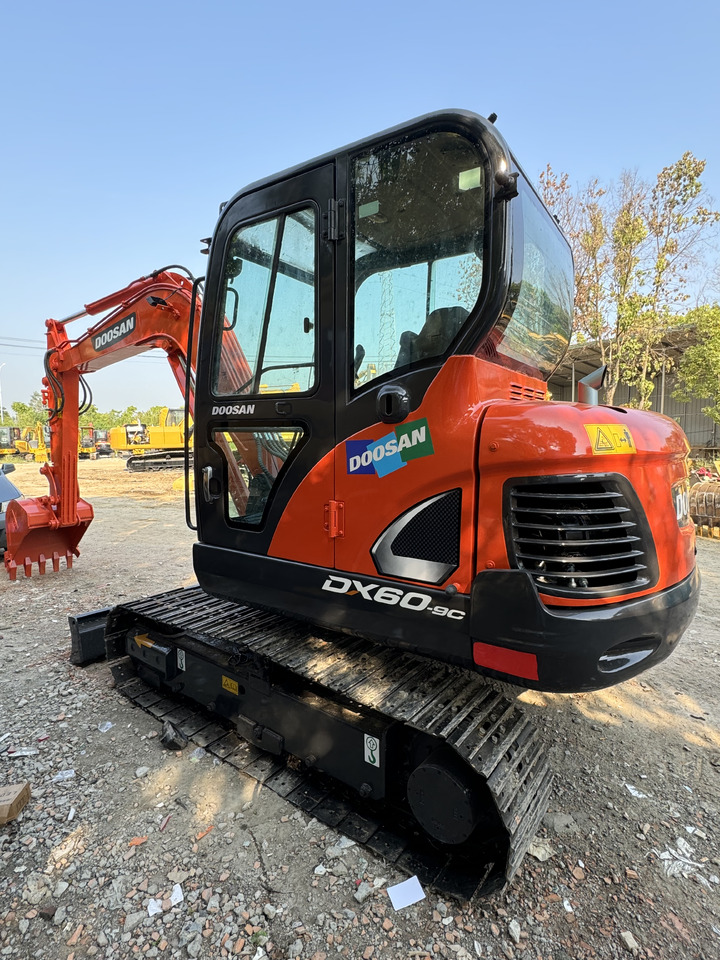 DOOSAN DX60 - Гусеничный экскаватор: фото 5 DOOSAN DX60 - Гусеничный экскаватор: фото 5