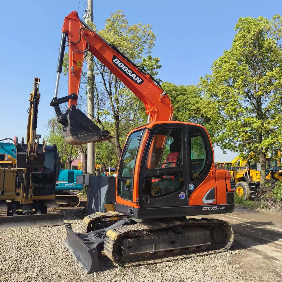 DOOSAN DX75 - Гусеничный экскаватор: фото 1 DOOSAN DX75 - Гусеничный экскаватор: фото 1