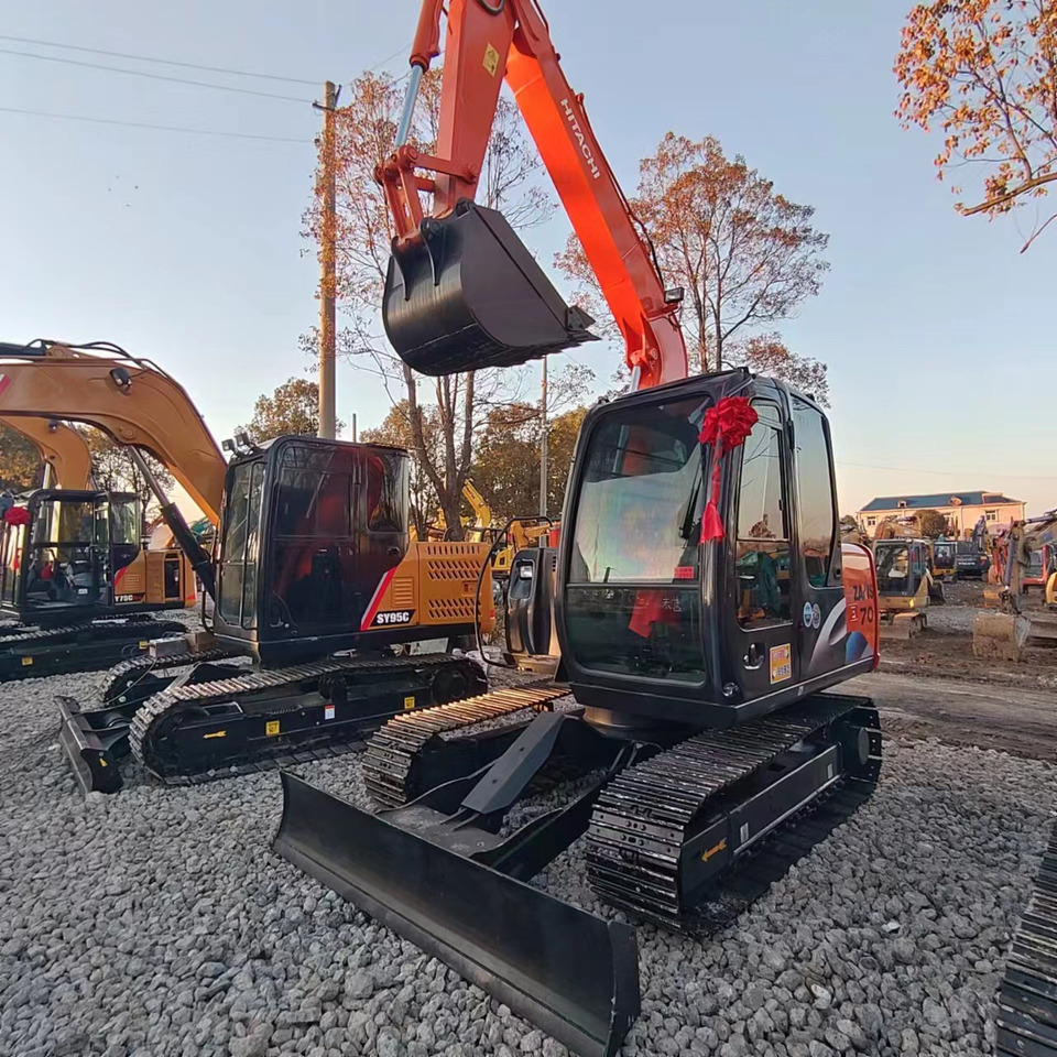 HITACHI ZX70 - Гусеничный экскаватор: фото 3 HITACHI ZX70 - Гусеничный экскаватор: фото 3