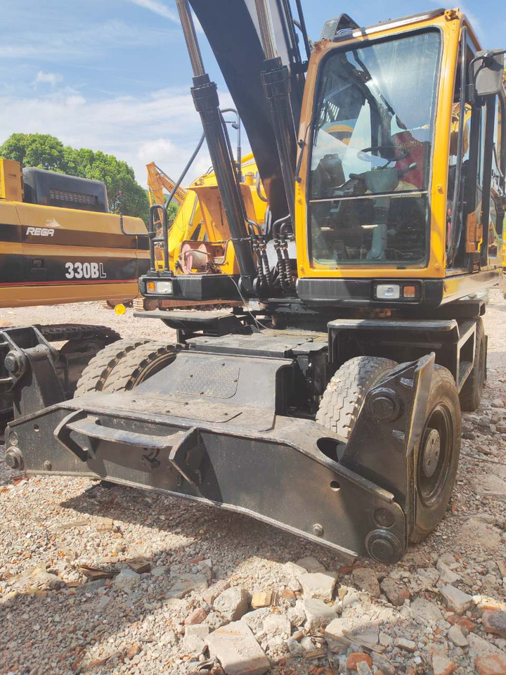 HYUNDAI R210W-9 - Колёсный экскаватор: фото 5 HYUNDAI R210W-9 - Колёсный экскаватор: фото 5