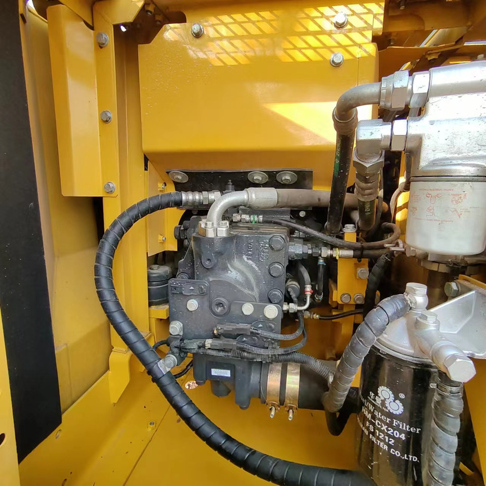 Гусеничный экскаватор KOMATSU PC130: фото 11