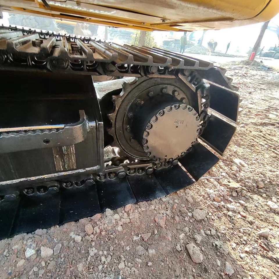 Гусеничный экскаватор KOMATSU PC130: фото 7