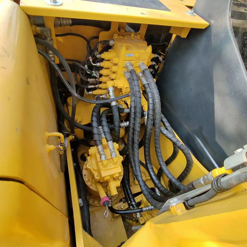 Гусеничный экскаватор KOMATSU PC130: фото 13