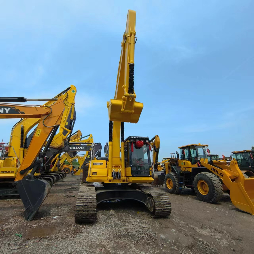 KOMATSU PC240LC-8 - Гусеничный экскаватор: фото 2 KOMATSU PC240LC-8 - Гусеничный экскаватор: фото 2