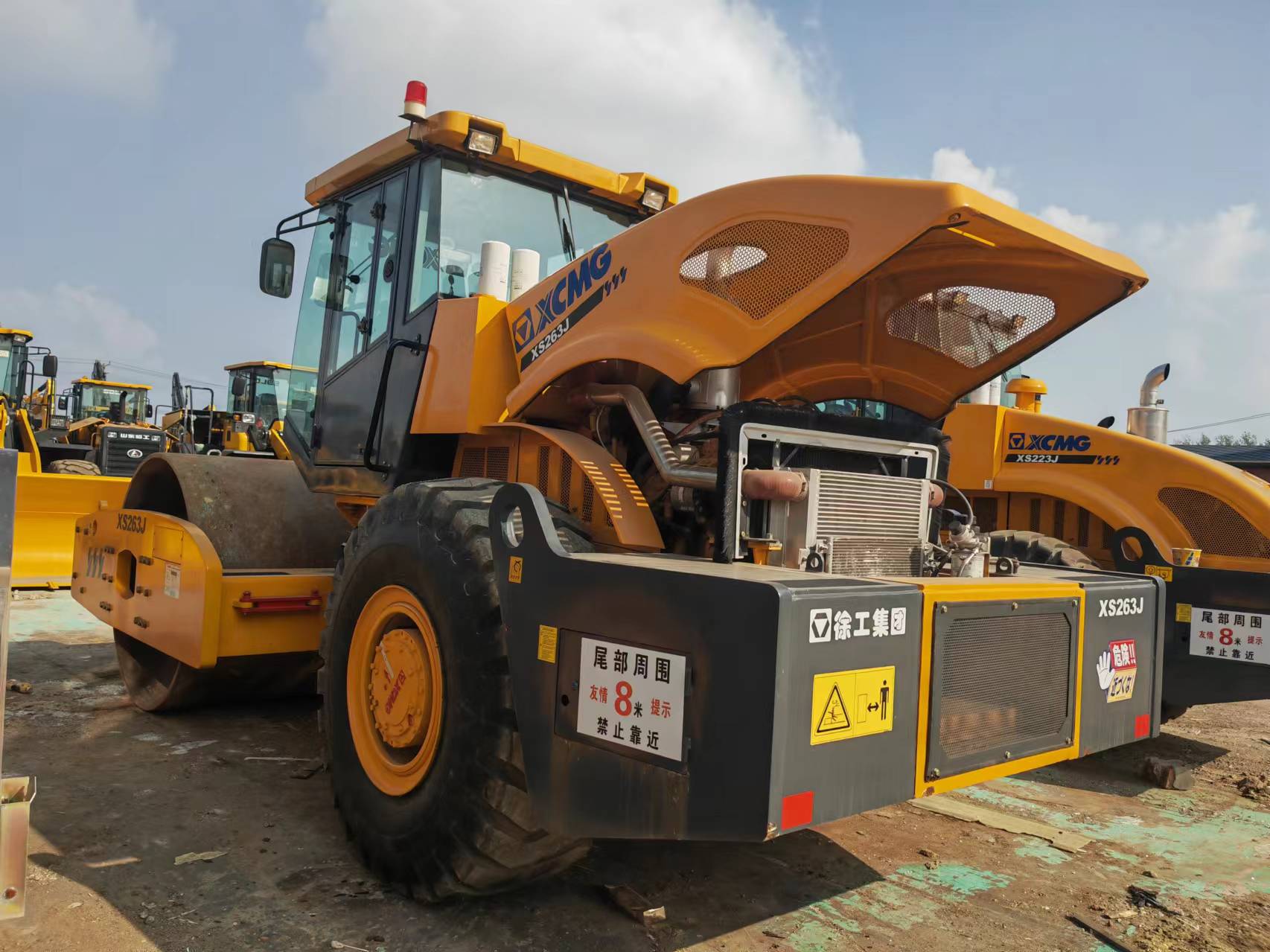 XCMG XS263J - Компактор: фото 2 XCMG XS263J - Компактор: фото 2