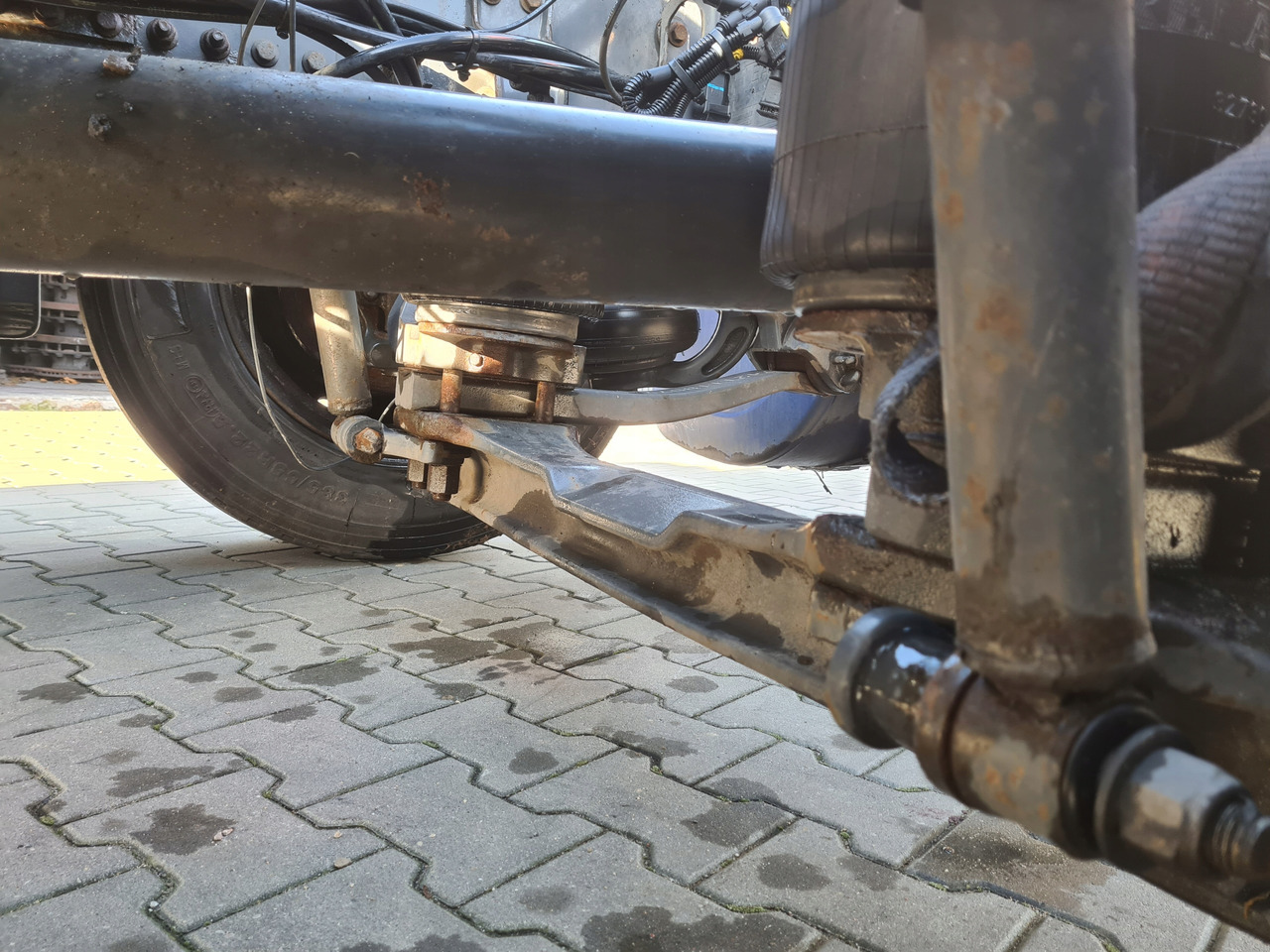 BELKA OŚ TYŁ WLECZONA PODNOSZONA KOMPLETNA RENAULT GAMA T VOLVO PUSHER 6x2 - Подвеска: фото 2 BELKA OŚ TYŁ WLECZONA PODNOSZONA KOMPLETNA RENAULT GAMA T VOLVO PUSHER 6x2 - Подвеска: фото 2