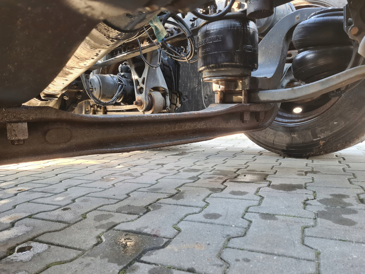 BELKA OŚ TYŁ WLECZONA PODNOSZONA KOMPLETNA RENAULT GAMA T VOLVO PUSHER 6x2 - Подвеска: фото 1 BELKA OŚ TYŁ WLECZONA PODNOSZONA KOMPLETNA RENAULT GAMA T VOLVO PUSHER 6x2 - Подвеска: фото 1