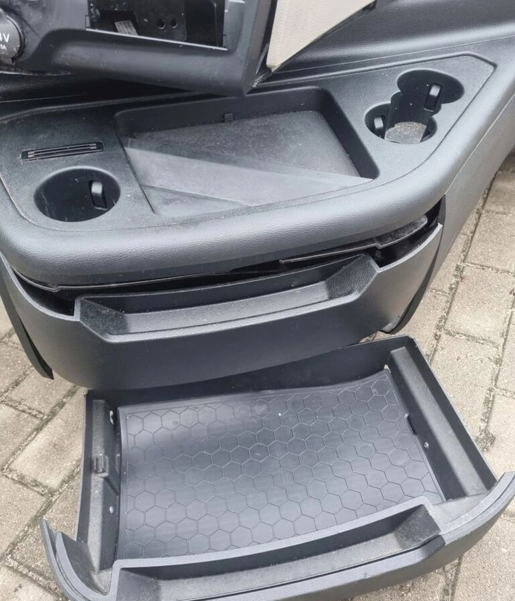 Приборная панель для Грузовиков FORD KONSOLA KOMPLETNA KOKPIT DESKA ROZDZIELCZA STELAŻ FORD F-MAX EURO 6: фото 6 Приборная панель для Грузовиков FORD KONSOLA KOMPLETNA KOKPIT DESKA ROZDZIELCZA STELAŻ FORD F-MAX EURO 6: фото 6